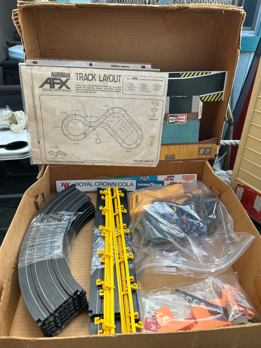 AFX Twister Race Set