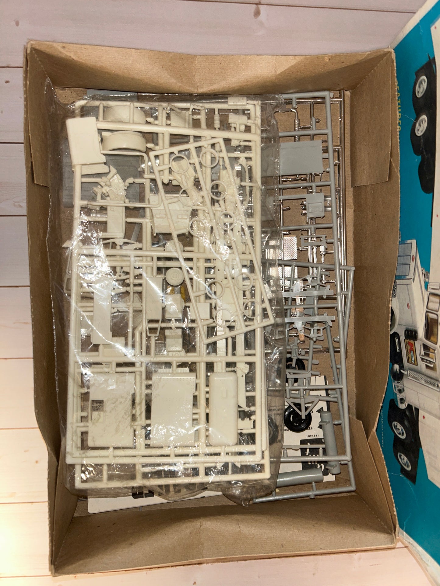 AMT Kmart Truck and Trailer Set Model Kit