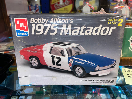 AMT Bobby Allison 1975 NASCAR Matador Model Kit