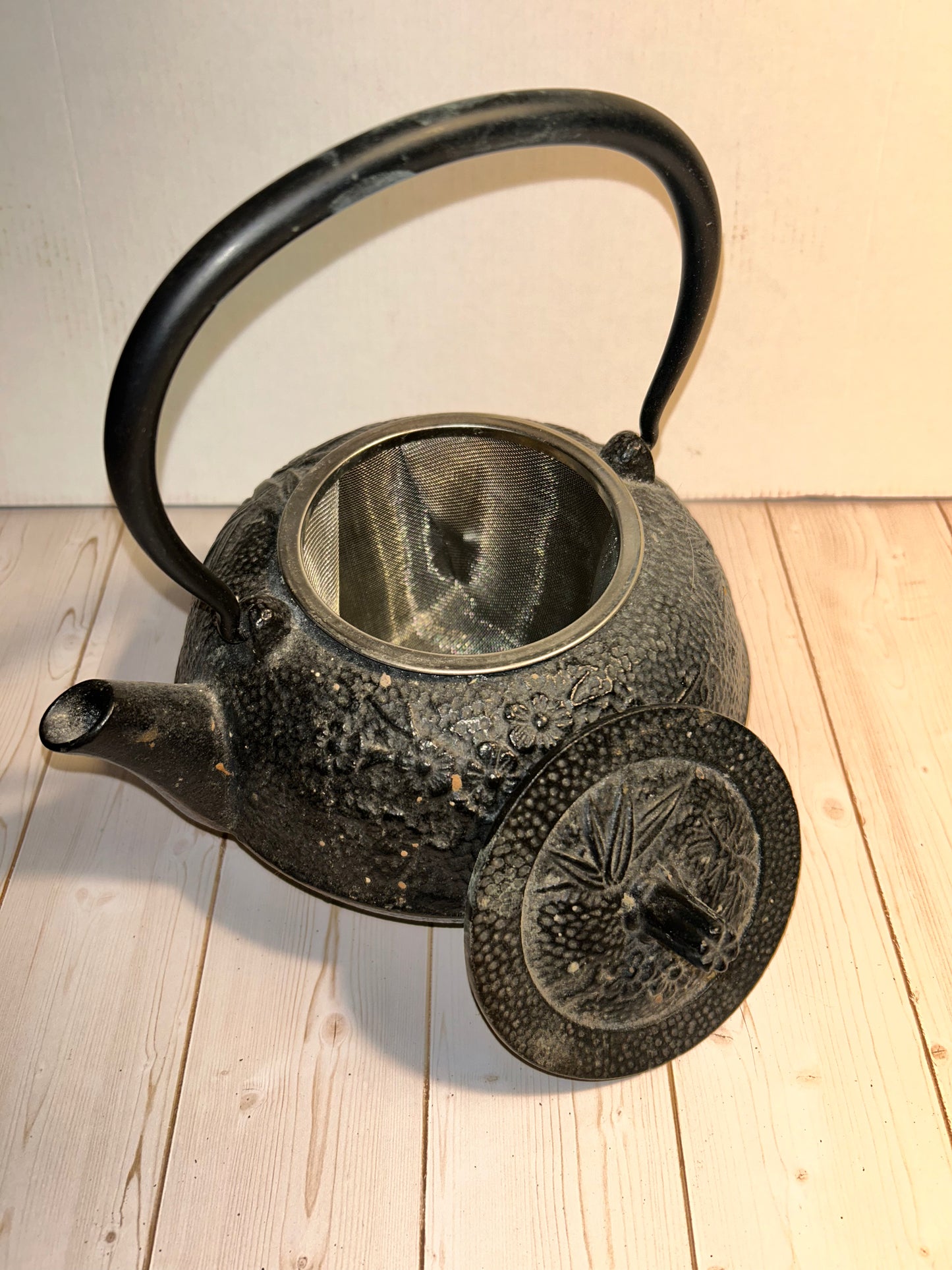 Cast Metal Tetsubin Tea Pot