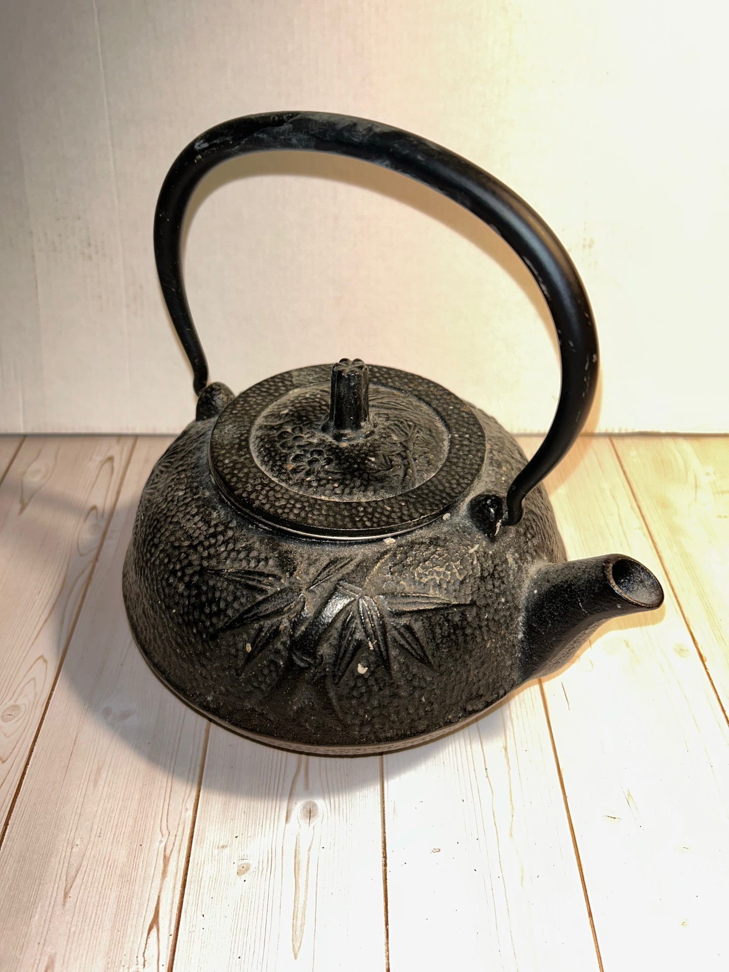 Cast Metal Tetsubin Tea Pot