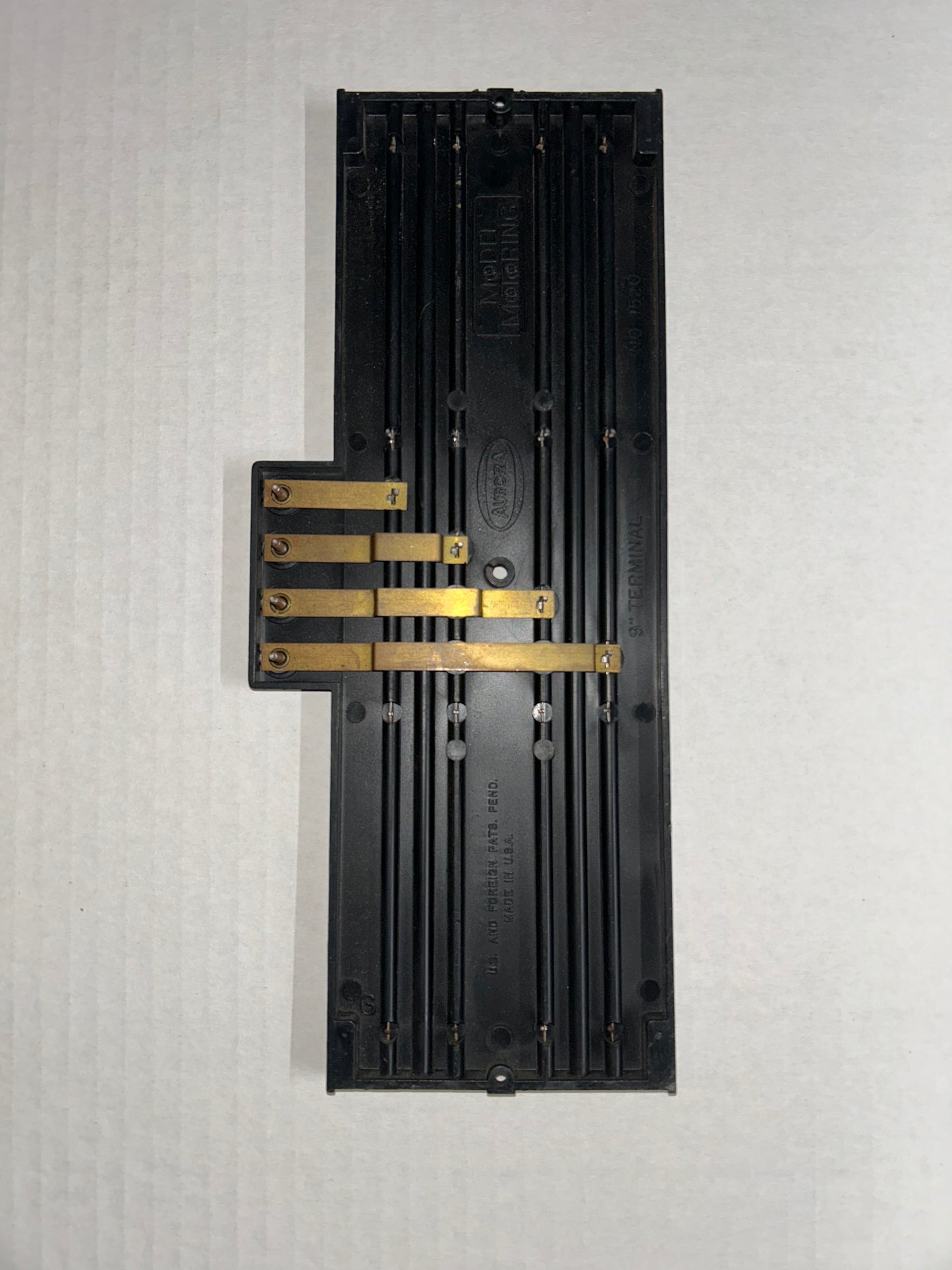 Aurora Model Motoring 9” Terminal Track