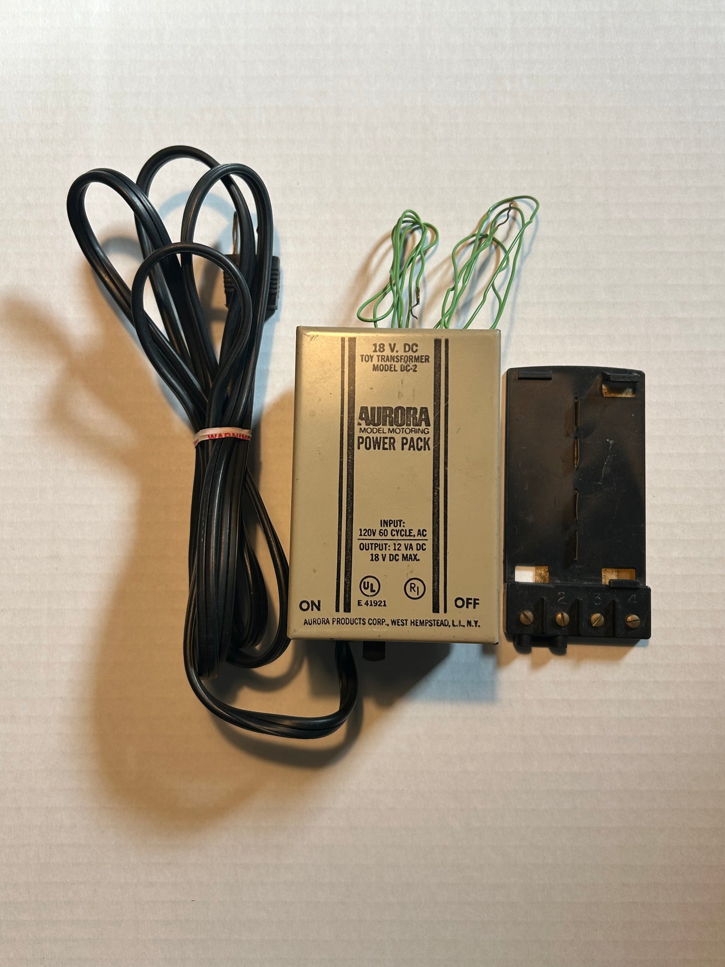 Aurora Model Motoring DC Power Pack-DC-2 w/Anywhere Terminal
