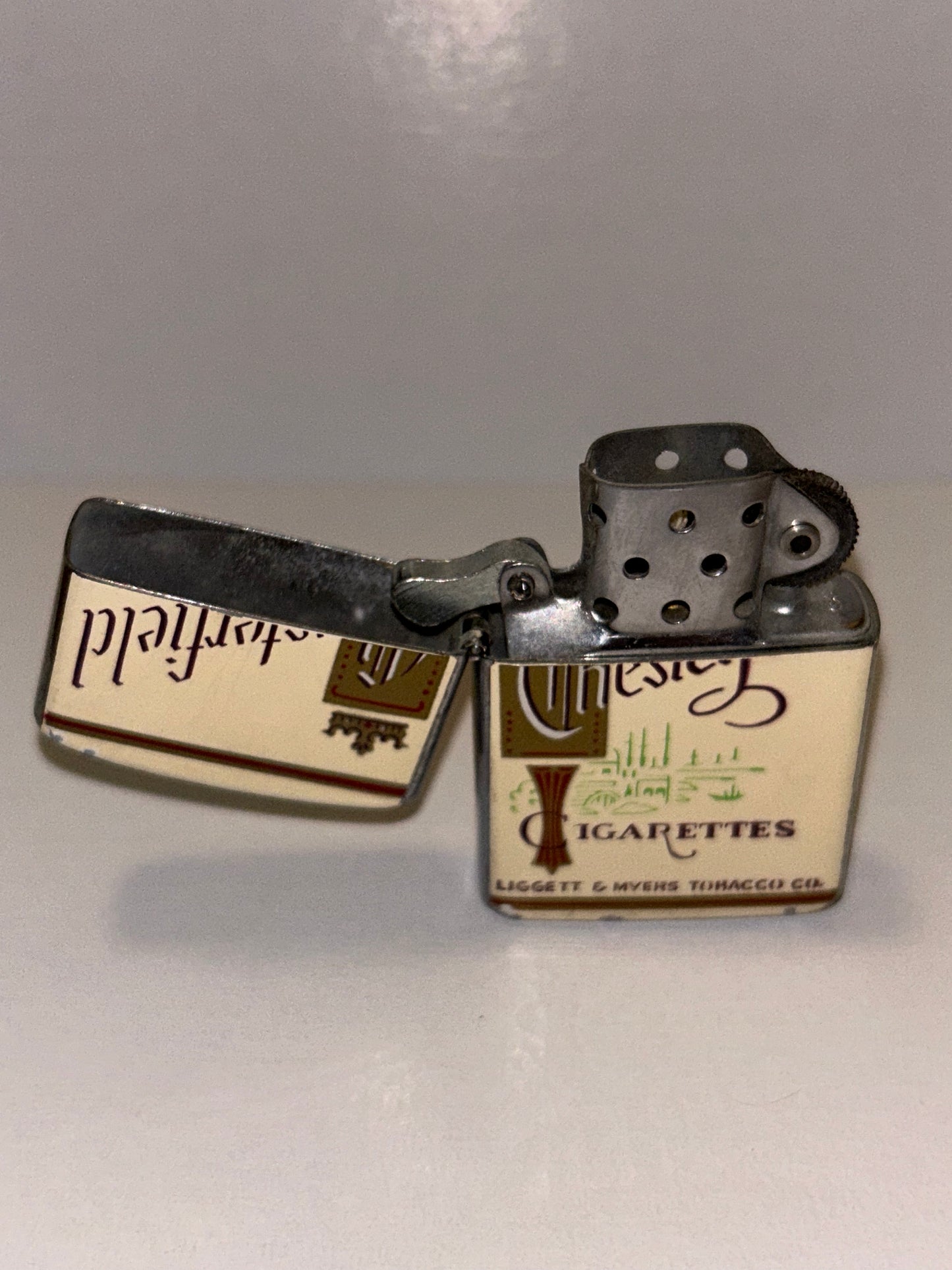 Chesterfield Cigarette Lighter