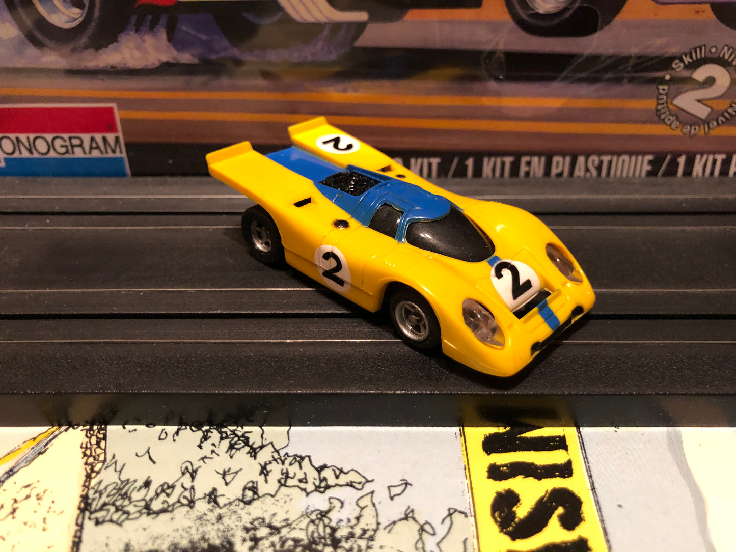 AFX Porsche 917 Lighted Slot Car Bl/Yel