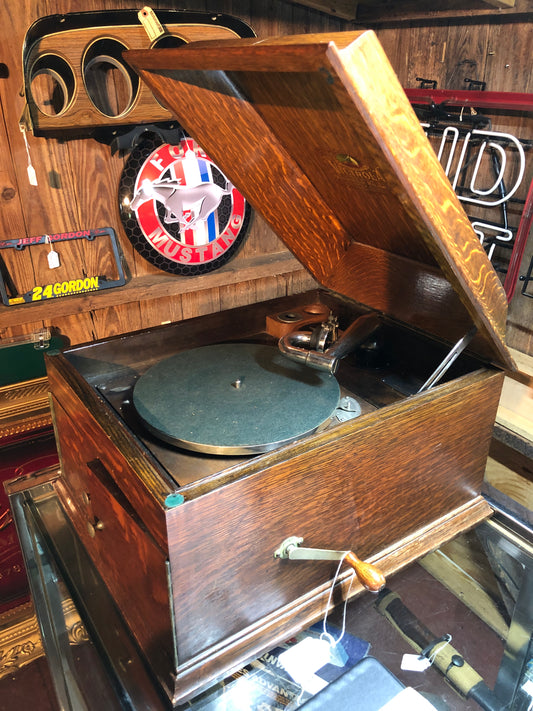 Victor V-VIII Table Top Victrola