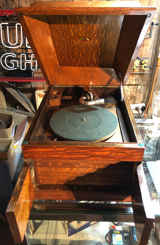 Victor V-VIII Table Top Victrola