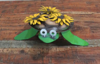 Turtle W/Sunflowers