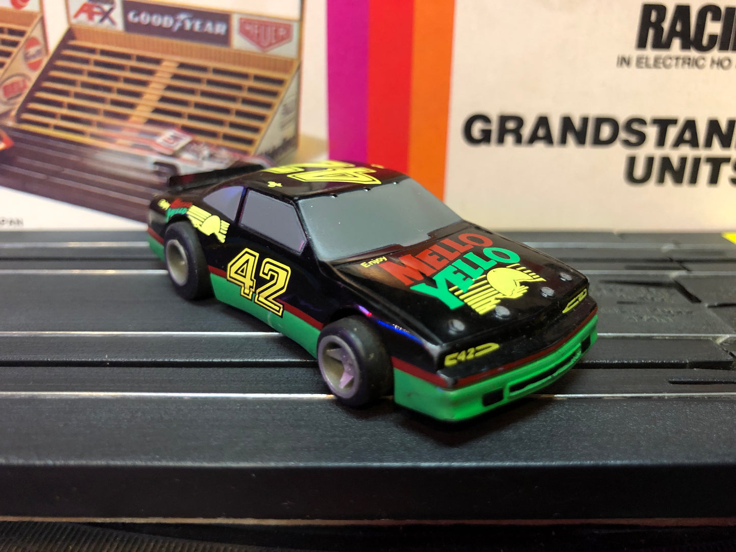 Lifelike #42 Mello Yellow Slot Car