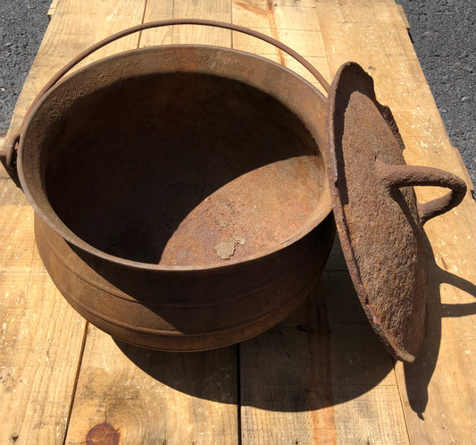 Footed Cauldron w/Handle and Lid