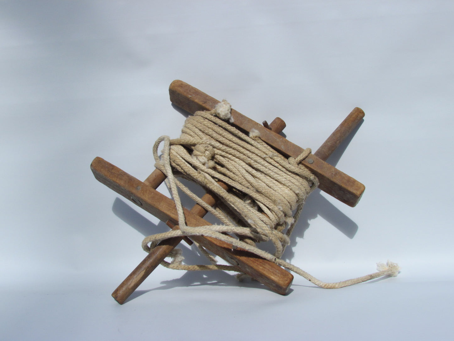 Wooden Rope Winder with rope