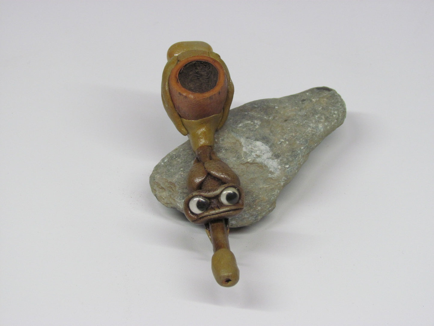 Folk Art Pipe