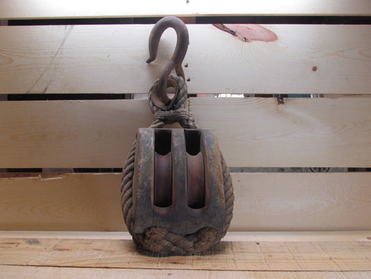 Double Wood Pulley w/ Hook