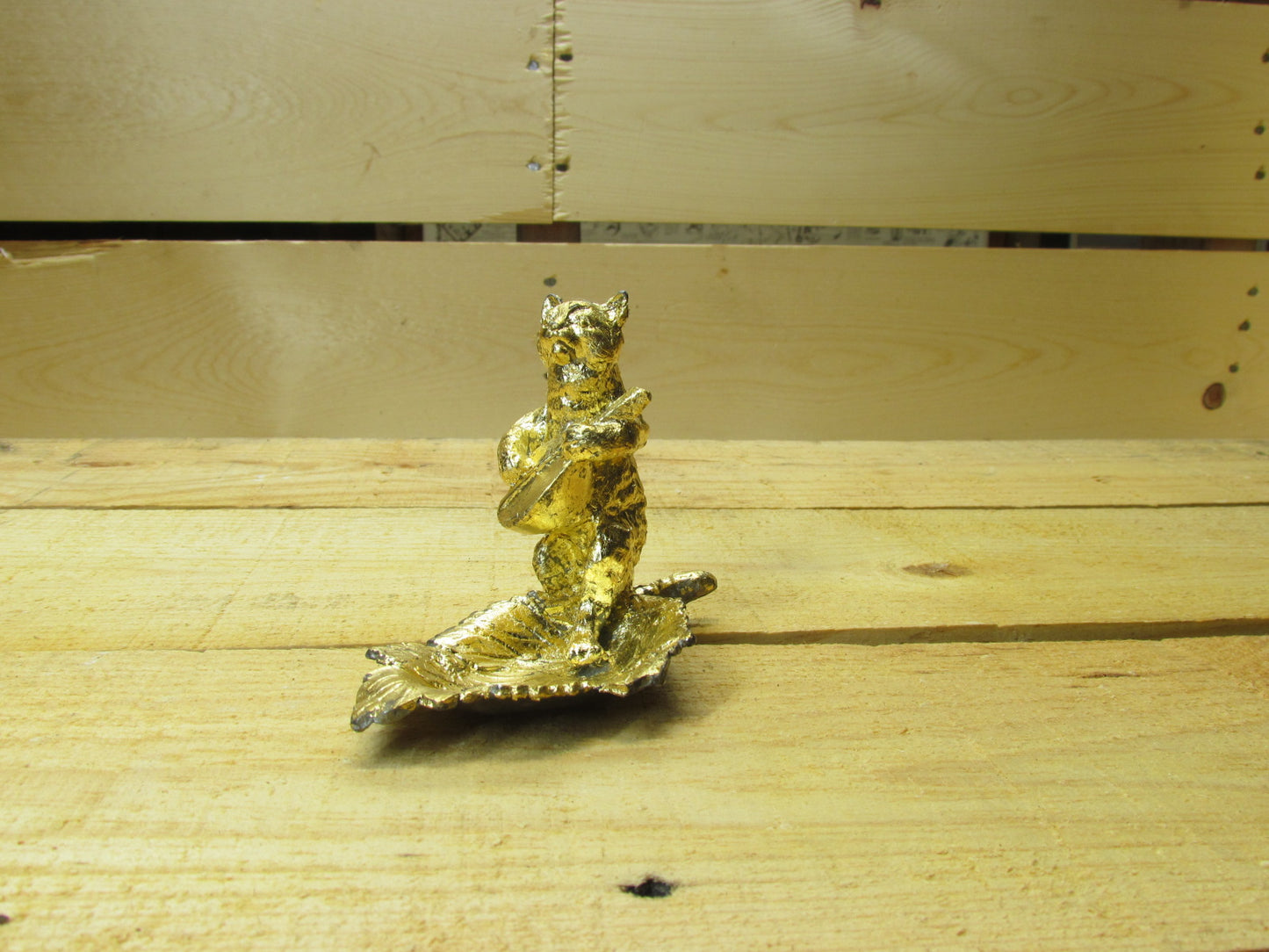 Cat w/ Mandolin Cast Figurine